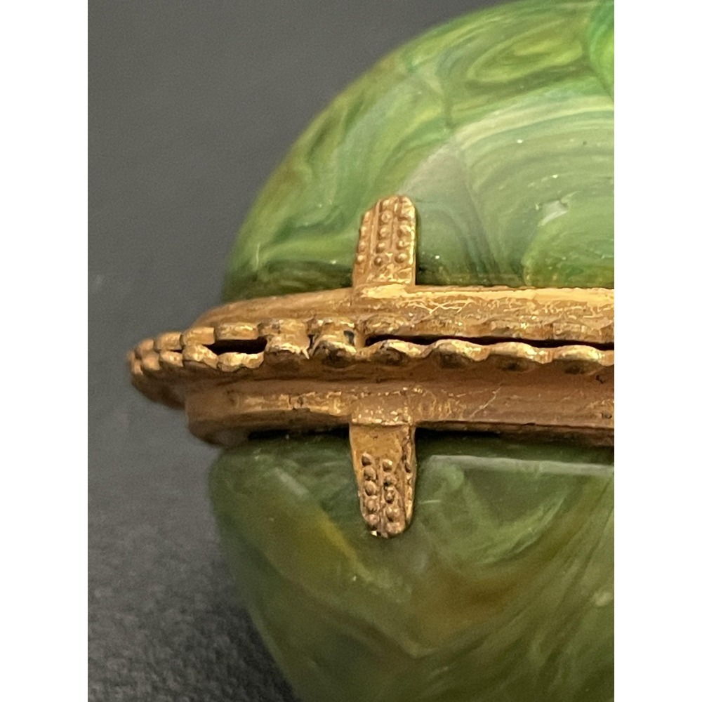 Vintage Miriam Haskel Pendant Egg Green Swirl Orb Pendant Gold‎ Tone Filigree - Picture 8 of 8